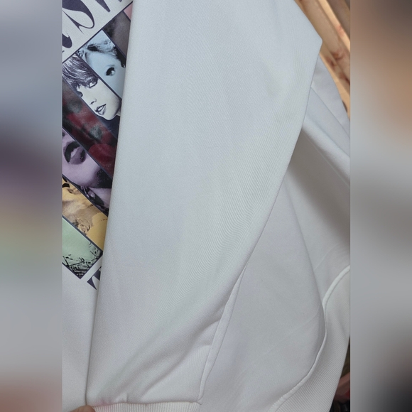 Taylor Swift The Eras Tour White Sweatshirt Y2K Swiftie Sz Large - Picture 7 of 7